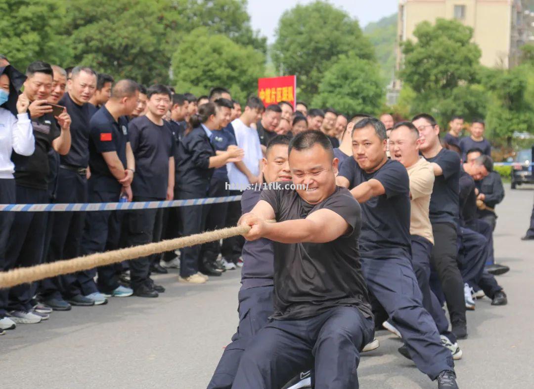 战队力争上游，球员全力以赴